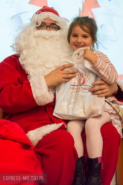 Mikołaj w bibliotece