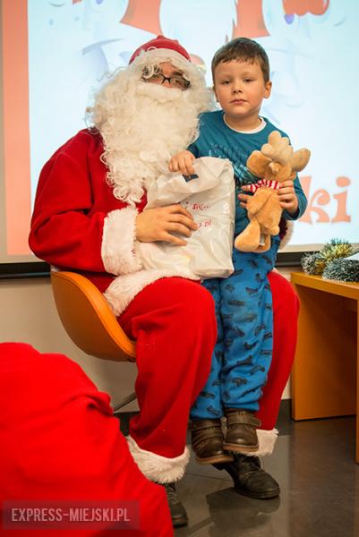 Mikołaj w bibliotece