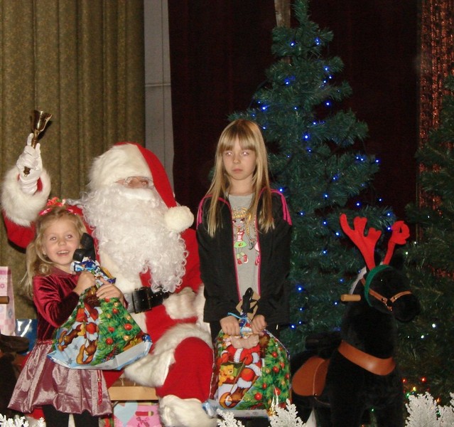 Spotkanie dzieci z Mikołajem w Kostomłotach 