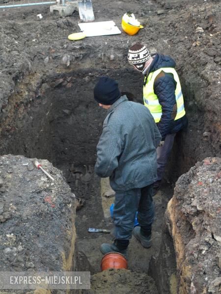 Za średzkim gimnazjum znaleziono ludzkie szczątki
