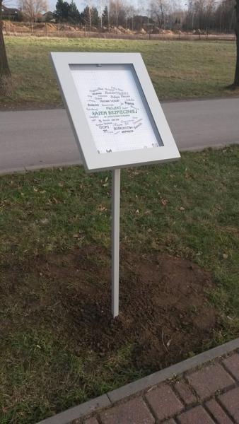 Ścieżka informacyjna przy ZS w Miekini