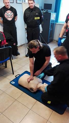 Spotkanie strażaków z pracownikami firmy w Krakowie