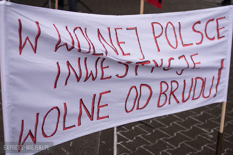 Protest przed budynkiem politechniki