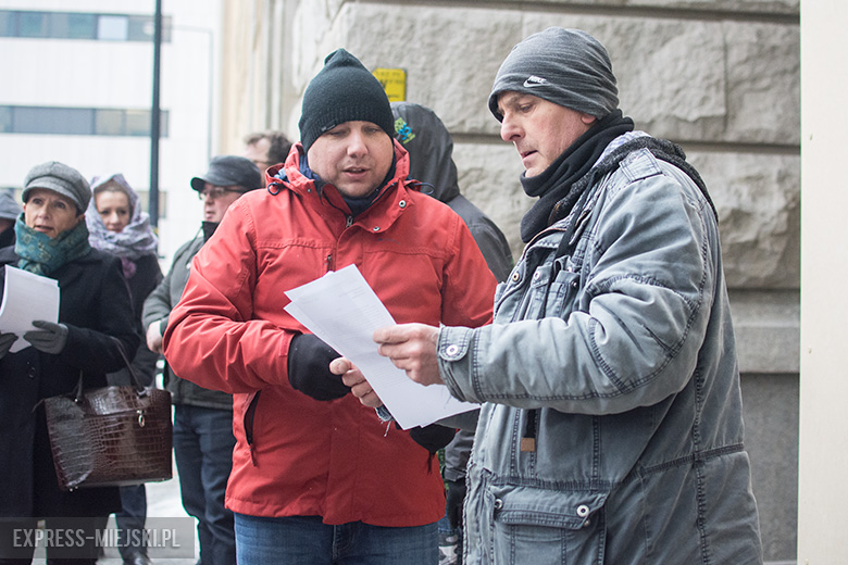 Protest przed budynkiem politechniki