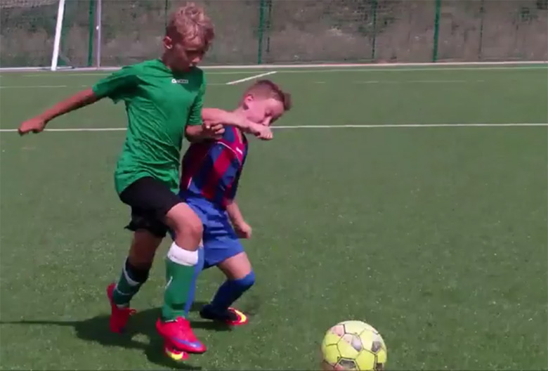 <span class="red bld f16">I Średzkie Mistrzostwa Drużyn Mieszanych w Piłce Nożnej</span> - turniejowe zmagania trwały kilka godzin i odbyły w trzech kategoriach wiekowych: rocznik 2007 i młodsi, rocznik 2003 i młodsi oraz seniorzy. Ani jednego meczu nie przegrali Zieloni Rakoszyce, którzy ostatecznie zwyciężyli w obu grupach młodzieżowych. Wśród starszych najlepsza okazała się drużyna „Na ostatnią chwilę”, która w finale pokonała LZS Środa Śląska. Głównym organizatorem turnieju była Rada Miejsko-Gminna Zrzeszenia LZS w Środzie Śląskiej.

<br />
Treść SMS: <span class="red bld f16 pr20">TC.EM.C11</span>