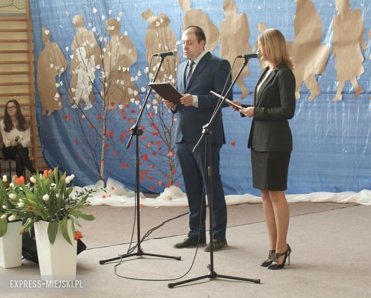 77. rocznica I Masowej Deportacji Polaków na Sybir - uroczystości szkolne