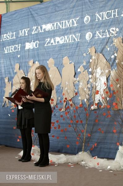 77. rocznica I Masowej Deportacji Polaków na Sybir - uroczystości szkolne