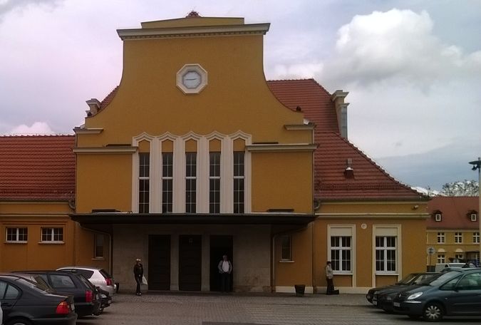 Wyremontowany w 2014 roku dworzec w Legnicy