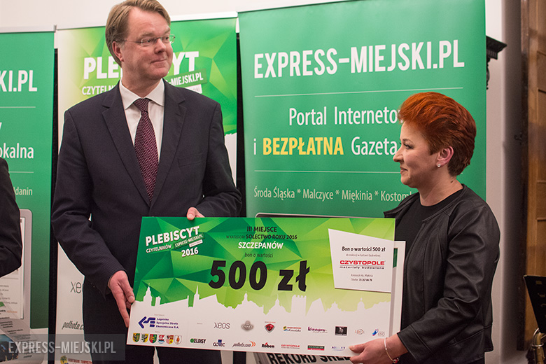 Thomas Boettger - dyrektor zarządzający XEOS oraz Iwona Bilińska - sołtys Szczepanowa