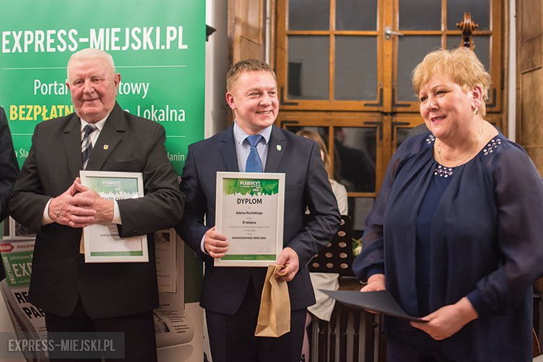 Bolesław Stachurski (radny gminy Udanin),  Adam Ruciński (burmistrz Środy Śląskiej) i Teresa Olkiewicz (wójt gminy Udanin)