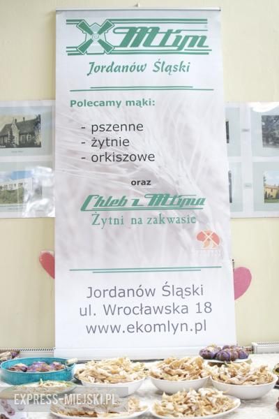 Pączki przygotowywały panie i najmłodsi mieszkańcy z Juszczyna