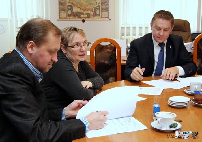 Podpisanie umowy w Urzędzie Miejskim w Środzie Śląskiej