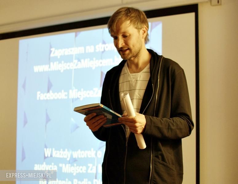 Spotkanie z dziennikarzem w średzkiej bibliotece