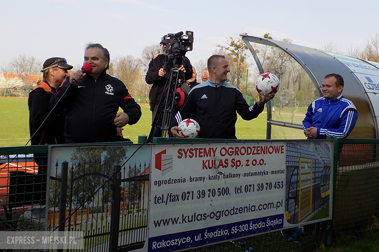 Licytowali by pomóc koledze