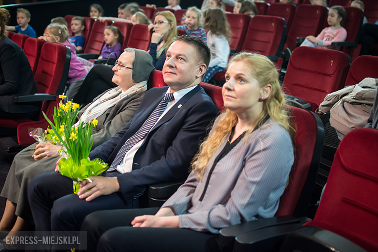 Przedstawienie w domu kultury