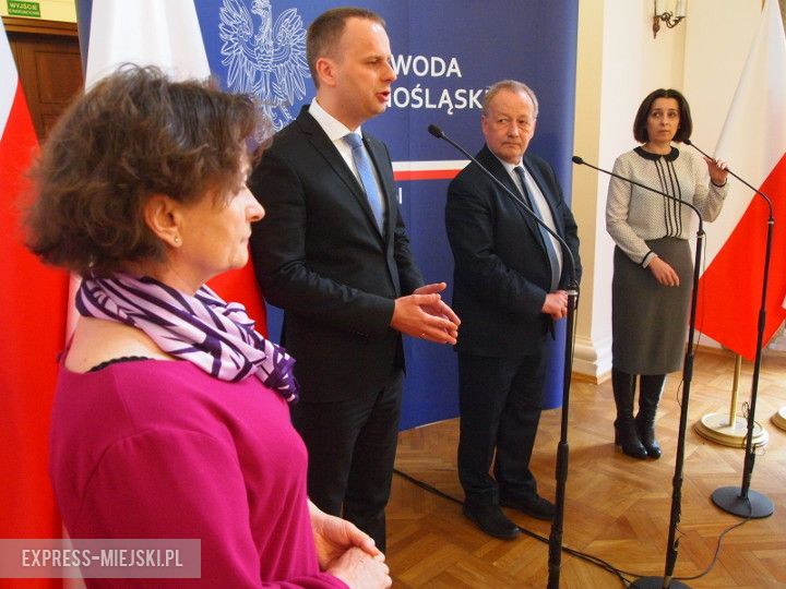 Konferencja w sprawie zapory