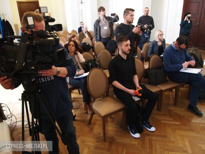 Konferencja w sprawie zapory