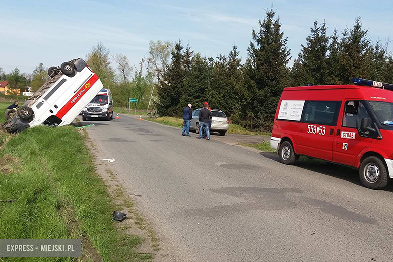 Wypadek z udziałem samochodów dostawczych