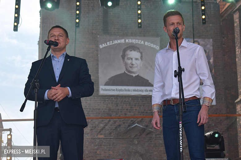 Znane kabarety na średzkiej scenie