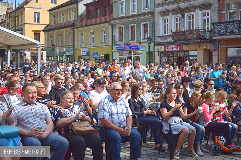 Znane kabarety na średzkiej scenie