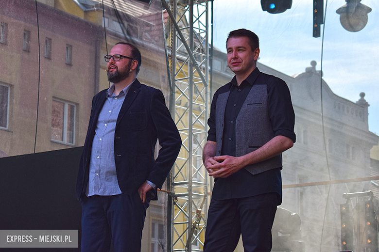 Znane kabarety na średzkiej scenie