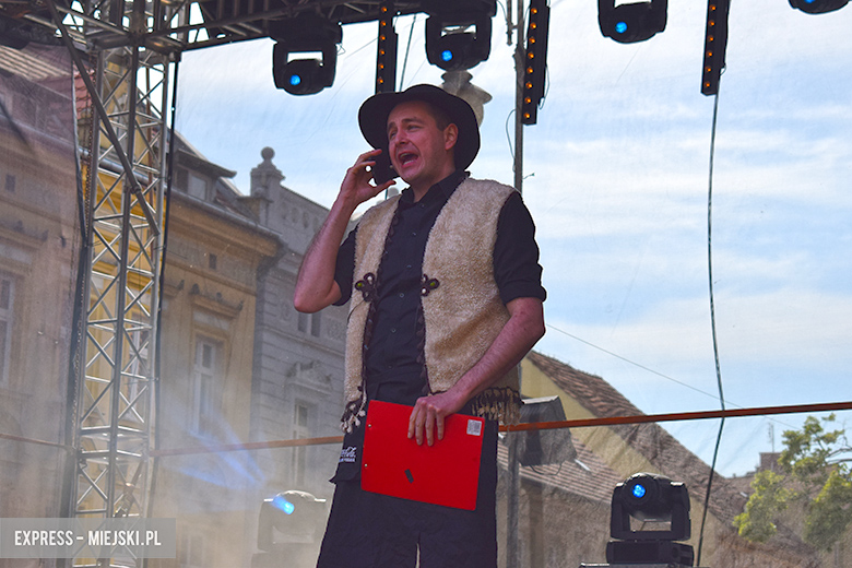 Znane kabarety na średzkiej scenie