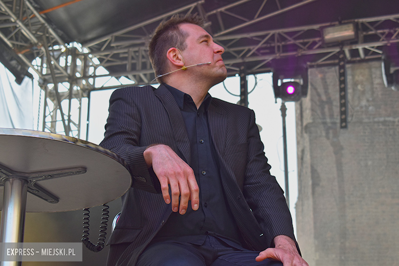 Znane kabarety na średzkiej scenie