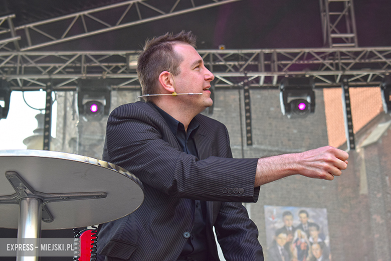 Znane kabarety na średzkiej scenie