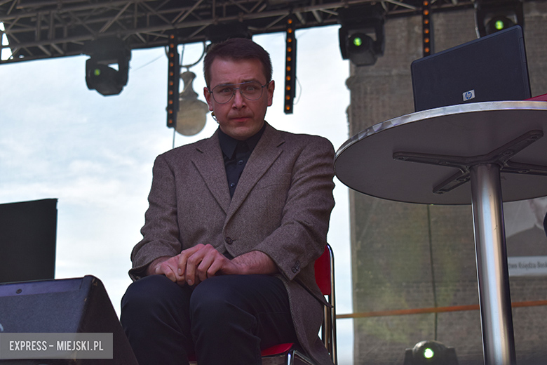 Znane kabarety na średzkiej scenie