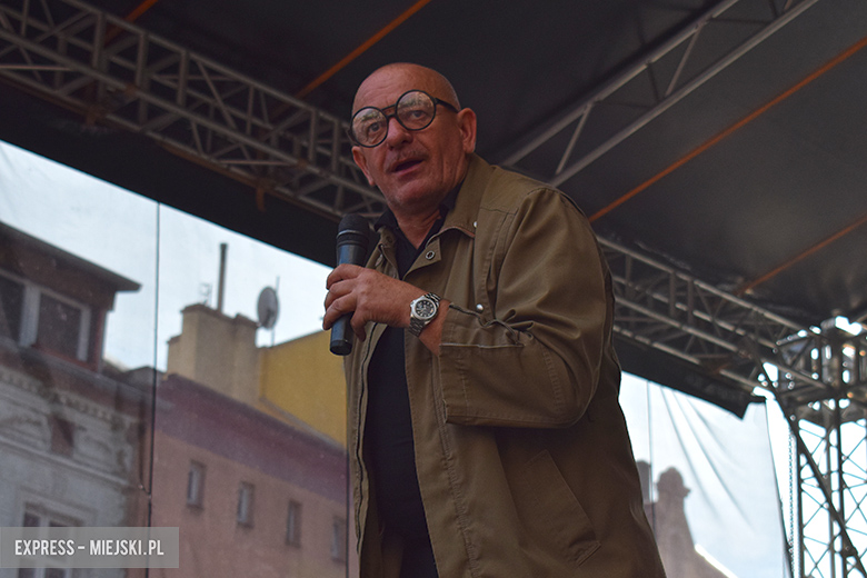 Znane kabarety na średzkiej scenie