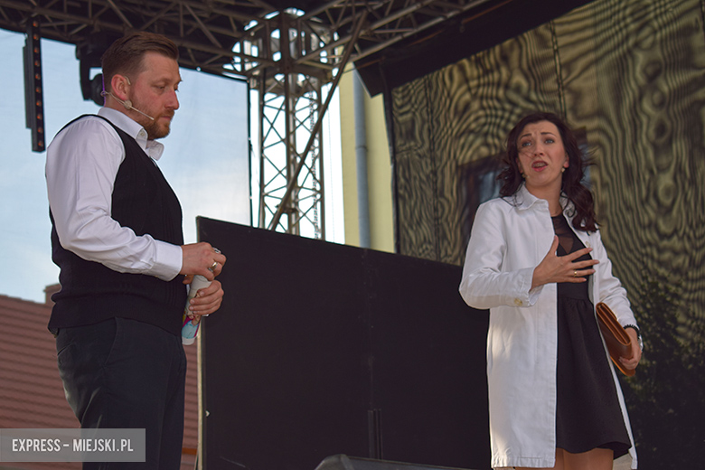 Znane kabarety na średzkiej scenie