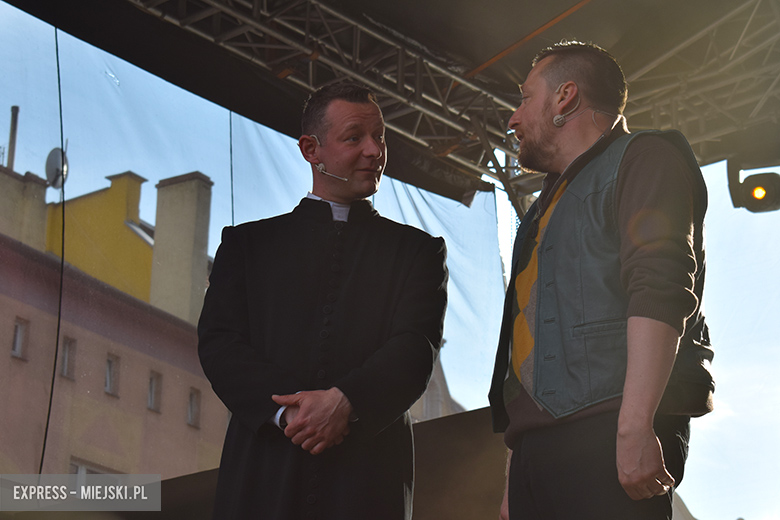 Znane kabarety na średzkiej scenie