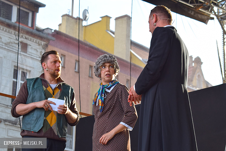 Znane kabarety na średzkiej scenie