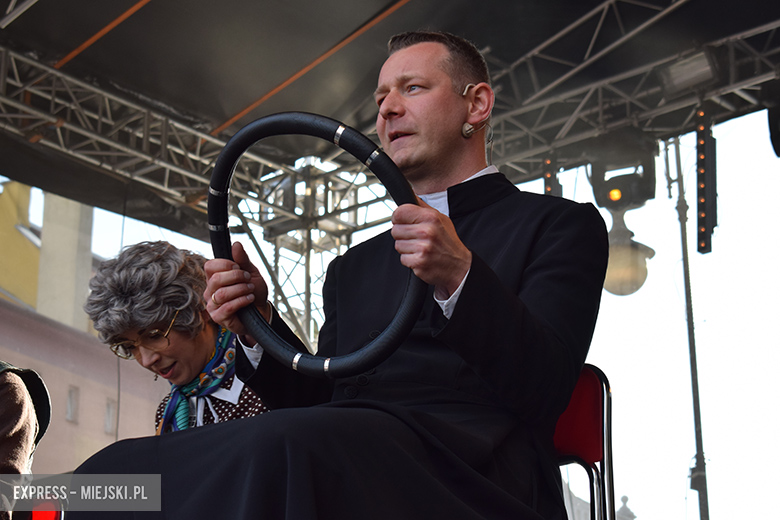 Znane kabarety na średzkiej scenie