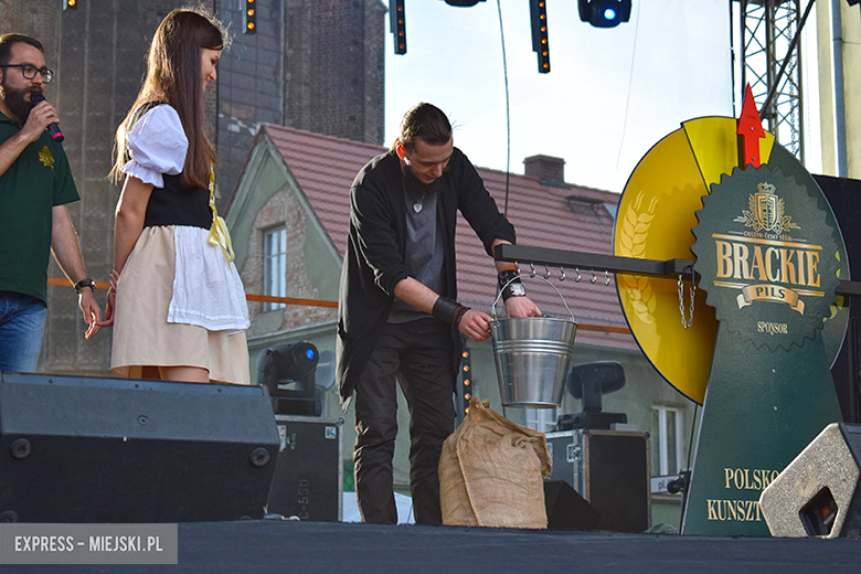Znane kabarety na średzkiej scenie