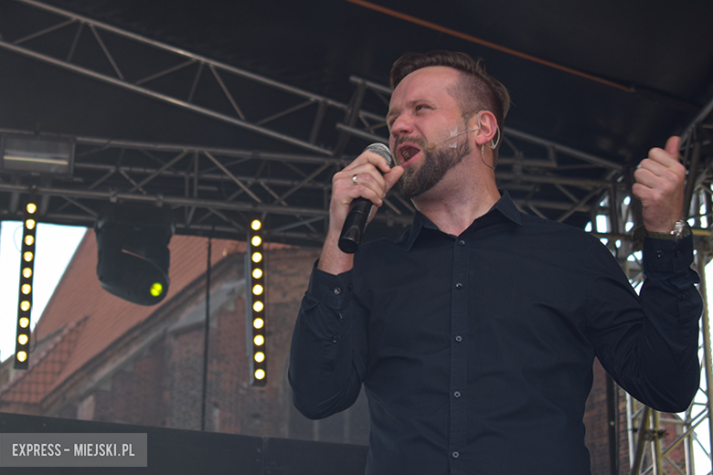 Znane kabarety na średzkiej scenie