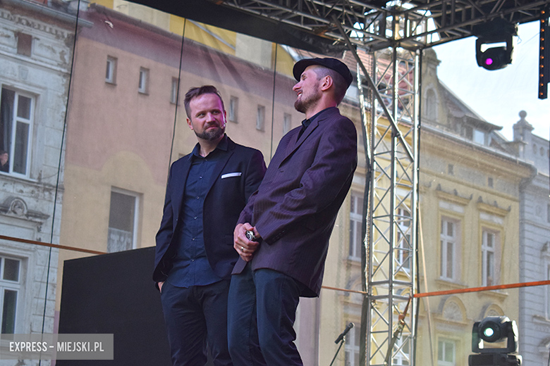 Znane kabarety na średzkiej scenie