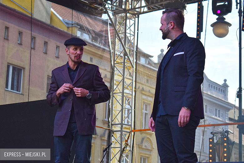 Znane kabarety na średzkiej scenie