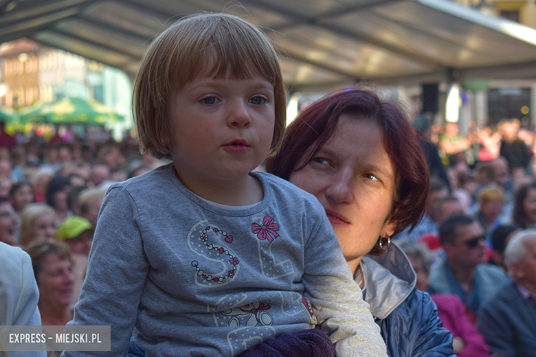 Znane kabarety na średzkiej scenie