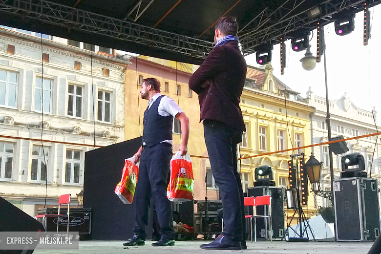 Znane kabarety na średzkiej scenie