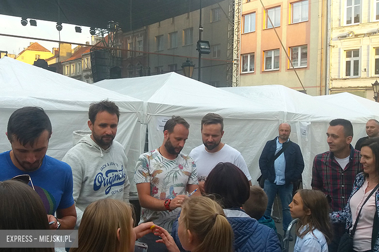 Znane kabarety na średzkiej scenie