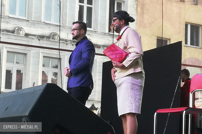 Znane kabarety na średzkiej scenie