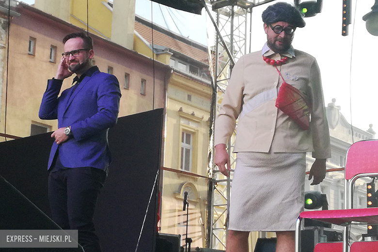 Znane kabarety na średzkiej scenie