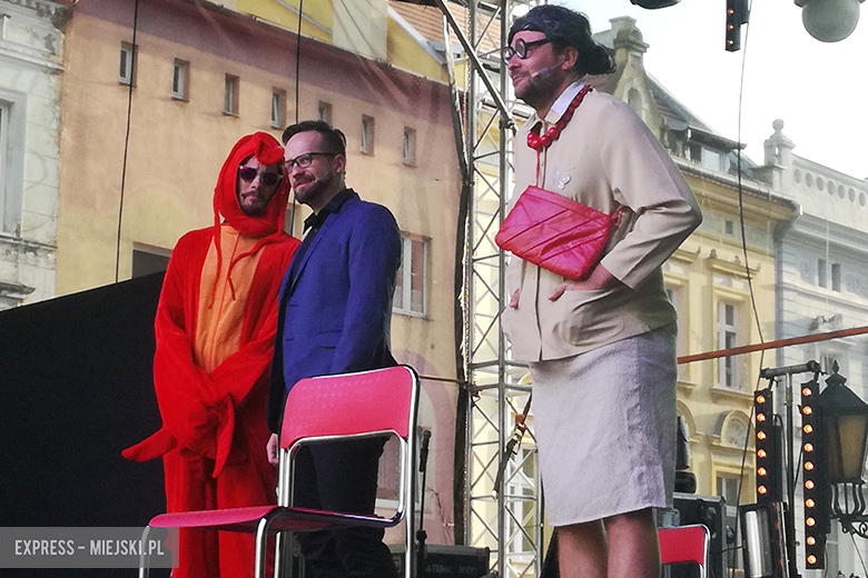 Znane kabarety na średzkiej scenie