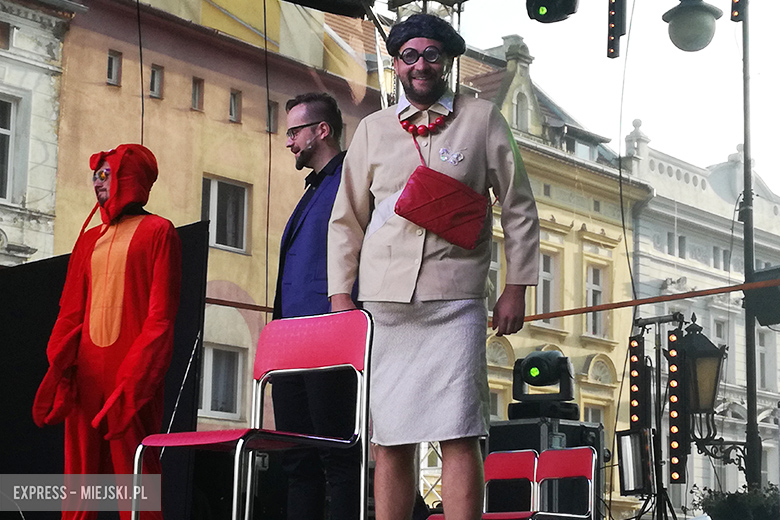 Znane kabarety na średzkiej scenie