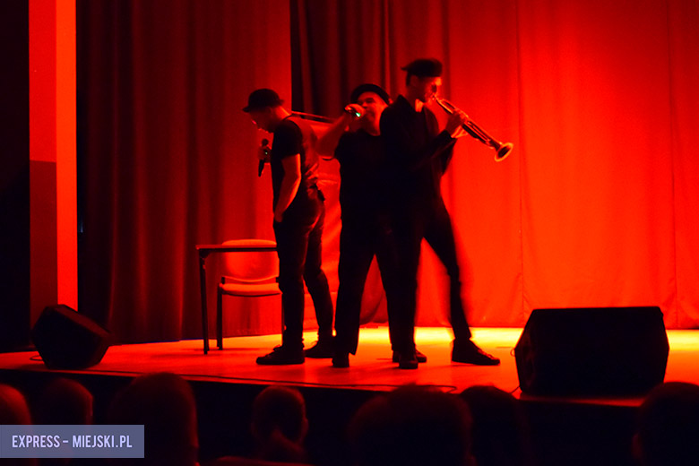 Występ kabaretu Ani Mru-Mru w Środzie Śląskiej