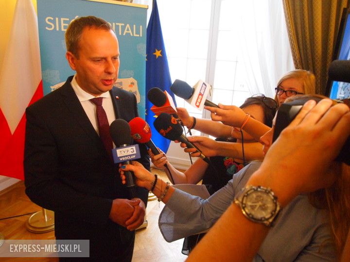 Konferencja w Dolnośląskim Urzędzie Wojewódzkiem w sprawie sieci szpitali