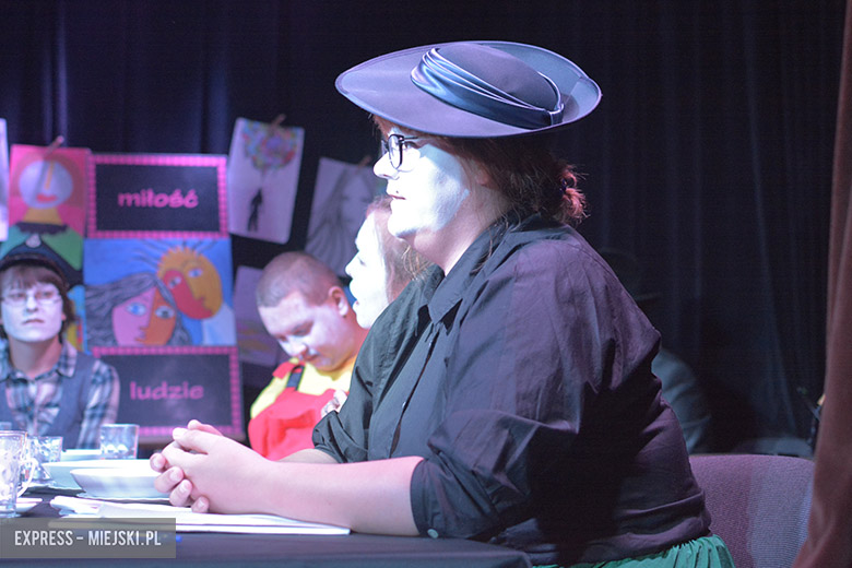 Spektakl uczestników warsztatów Ostoi