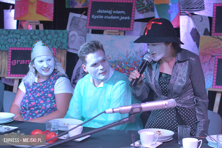 Spektakl uczestników warsztatów Ostoi