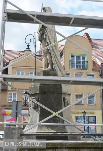 Renowacja pomnika Rolanda